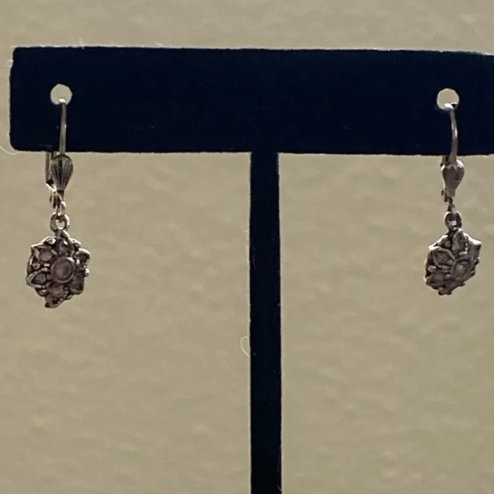 Simple sweet little flower with pink and clear crystal earrings